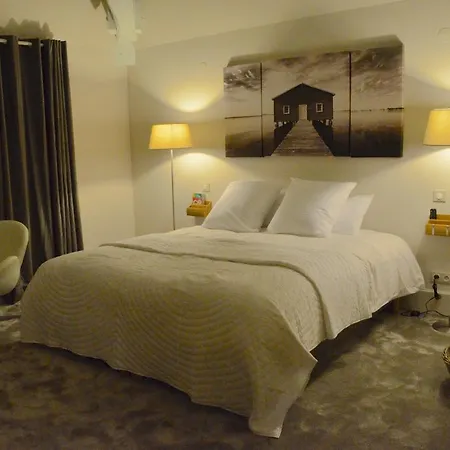 Bed & Breakfast Domaine Des Grands Cedres Cordelle