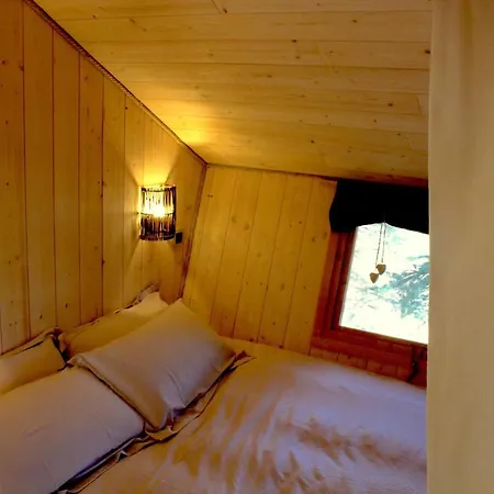 Bed & Breakfast Domaine Des Grands Cedres 4*