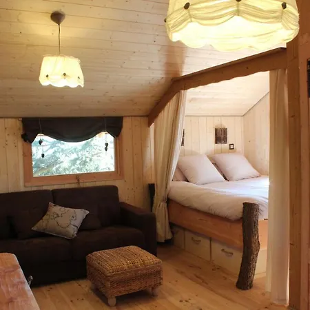 Bed & Breakfast Domaine Des Grands Cedres - Maison D'hotes 3*