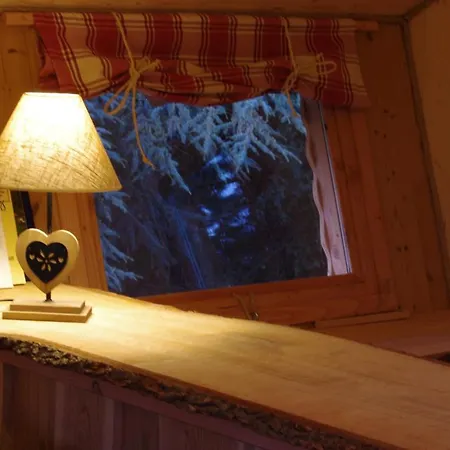 Bed & Breakfast Domaine Des Grands Cedres - Maison D'hotes