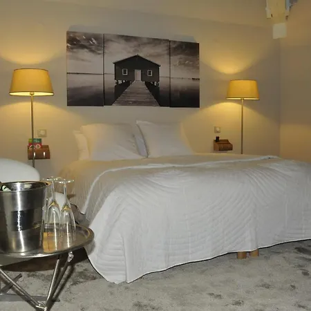 Domaine Des Grands Cedres - Maison D'hotes Bed & Breakfast Cordelle